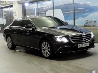 벤츠 E300 4MATIC 아방가르드 중고차 매물 사진